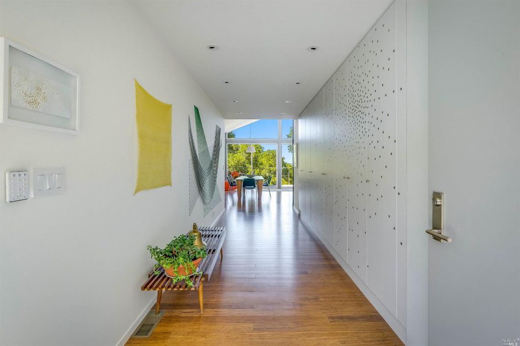 Inside 623 Montecito Blvd.
